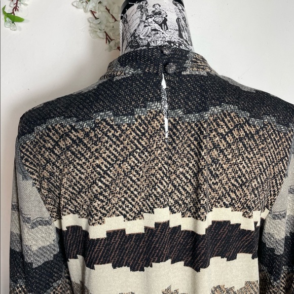 Madison Leigh Dress - Picture 4 of 9